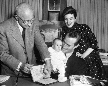 Cecil B. DeMille with Hestons: DeMille makes a contract for baby Frazer to play Moses with his dad in "The Ten Commandments"