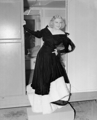 Harlow on set of film "Personal Property" in 1937