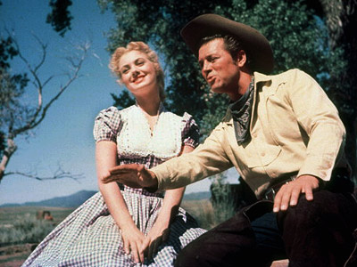 Shirley Jones and Gordon MacRea in "Oklahoma"
