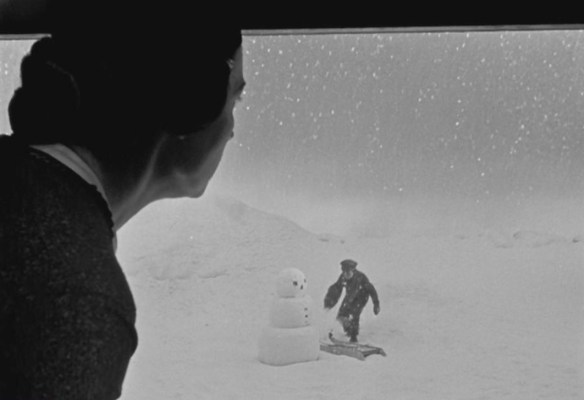 Madonna's video was modeled after his scene of Agnes Morehead as Mary Kane watching young Charles Foster Kane playing outside. (Screen capture by Comet Over Hollywood)