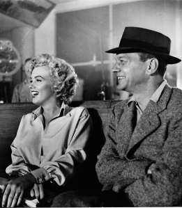 Cotten and Monroe on the set of Niagara