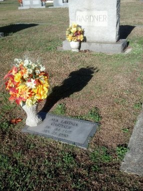 Ava Gardner's grave in Smithfield, NC (Comet Over Hollywood/Jessica P.)