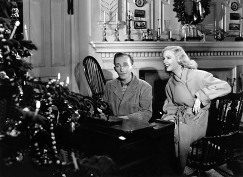 Bing Crosby and Marjorie Reynolds (dubbed by Martha Mears) sing "White Christmas" at the end of the film.