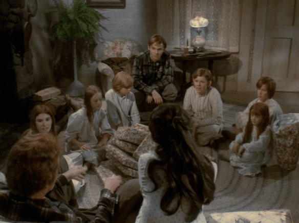 The Walton children in the movie are the same actors as on the show.