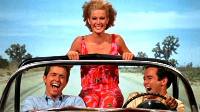 Drag racing teens running cars off the road: Ernie, Gloria and Duke played by Gene Kirkwood, Mimsy Farmer and Paul Bertoya.