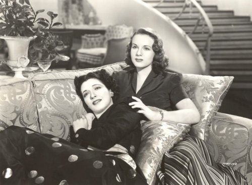 Kay Francis and Deanna Durbin play mother and daughter in "It's a Date" 