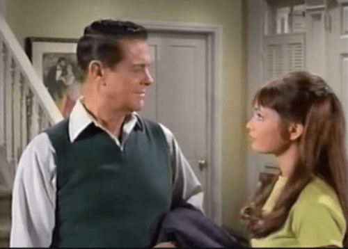 Robert Cummings plays Gidget's father (Comet Over Hollywood Screen cap)