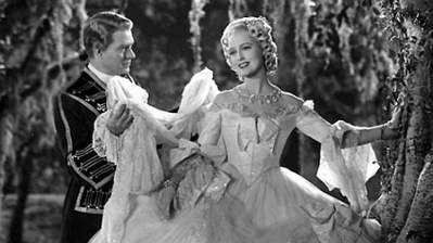 Nelson Eddy and Jeanette MacDonald in "New Moon." 
